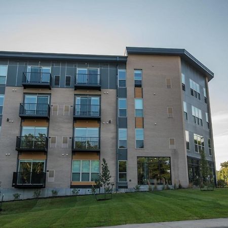 Frontdesk Core Apts Campustown Еймс Екстер'єр фото