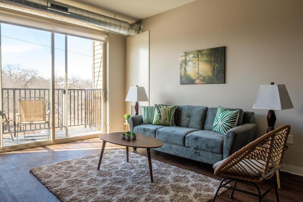 Frontdesk Core Apts Campustown Еймс Номер фото